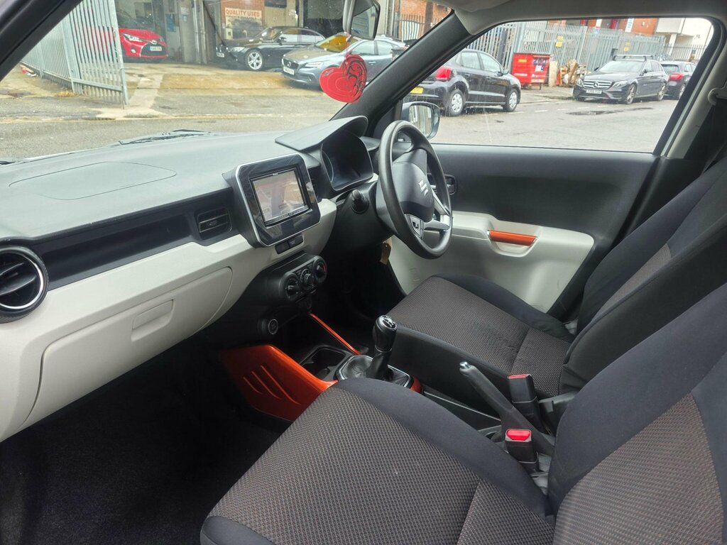 Suzuki Ignis Hatchback #38