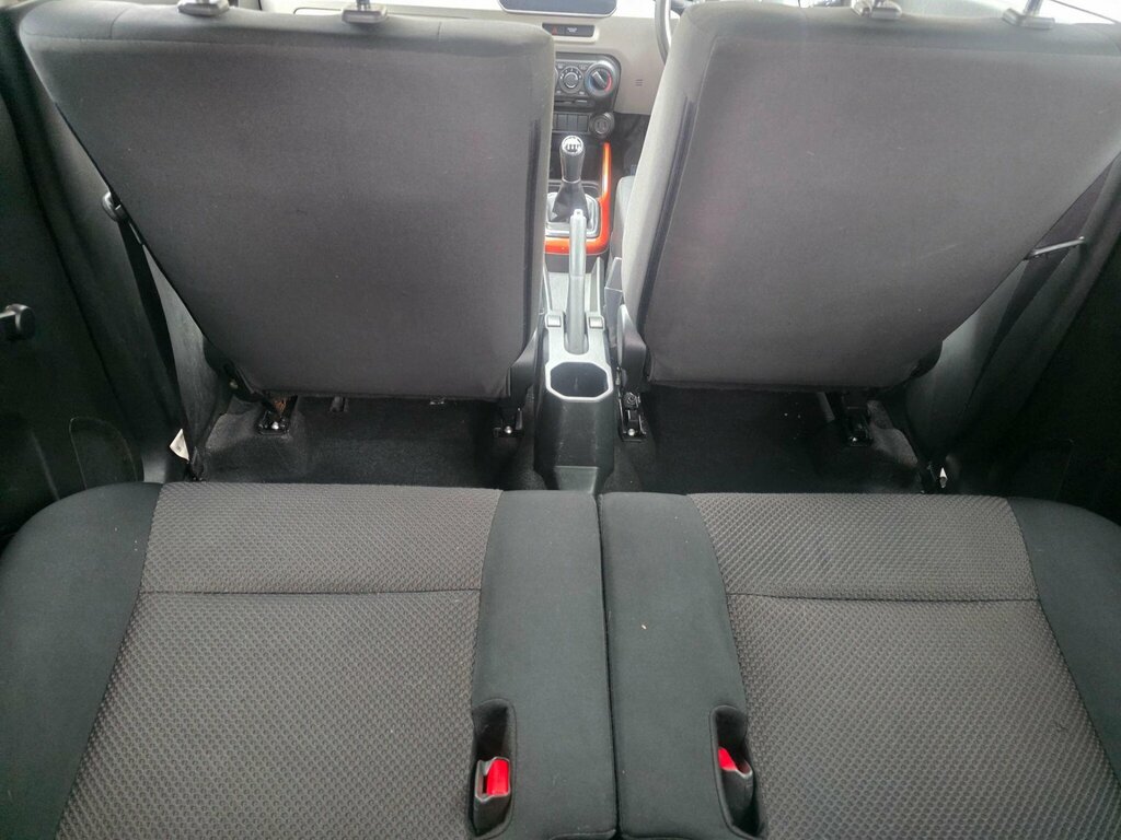 Suzuki Ignis Hatchback #36