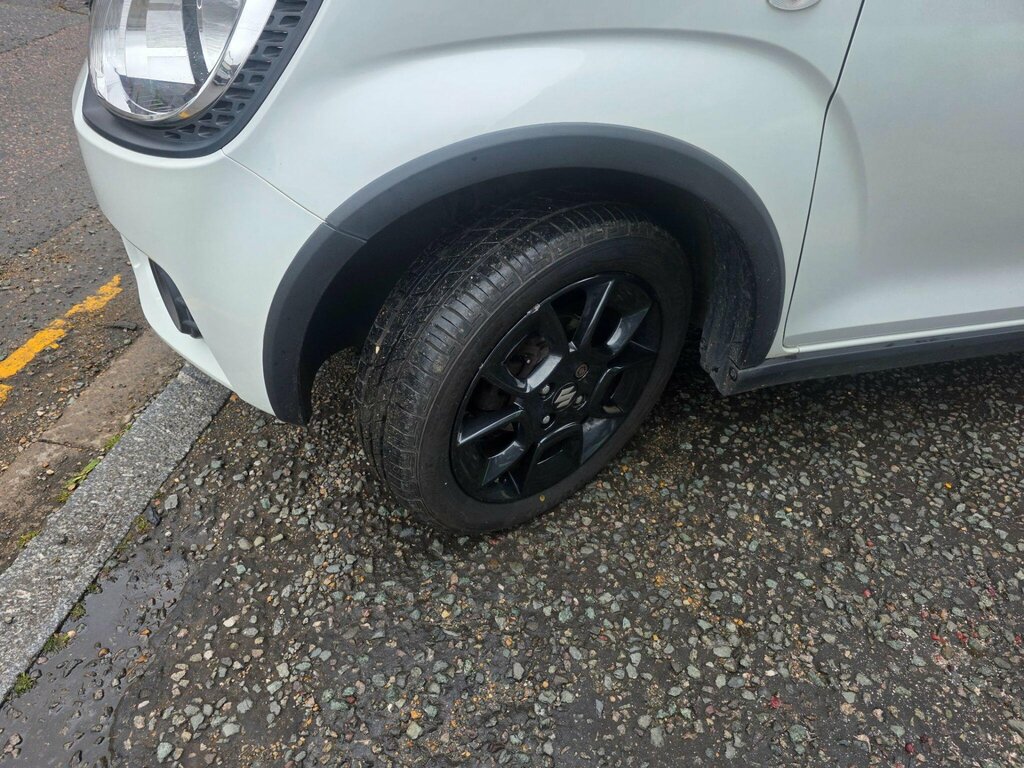 Suzuki Ignis Hatchback #26