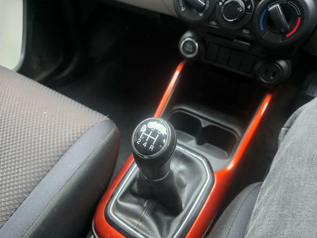 Suzuki Ignis Hatchback #10