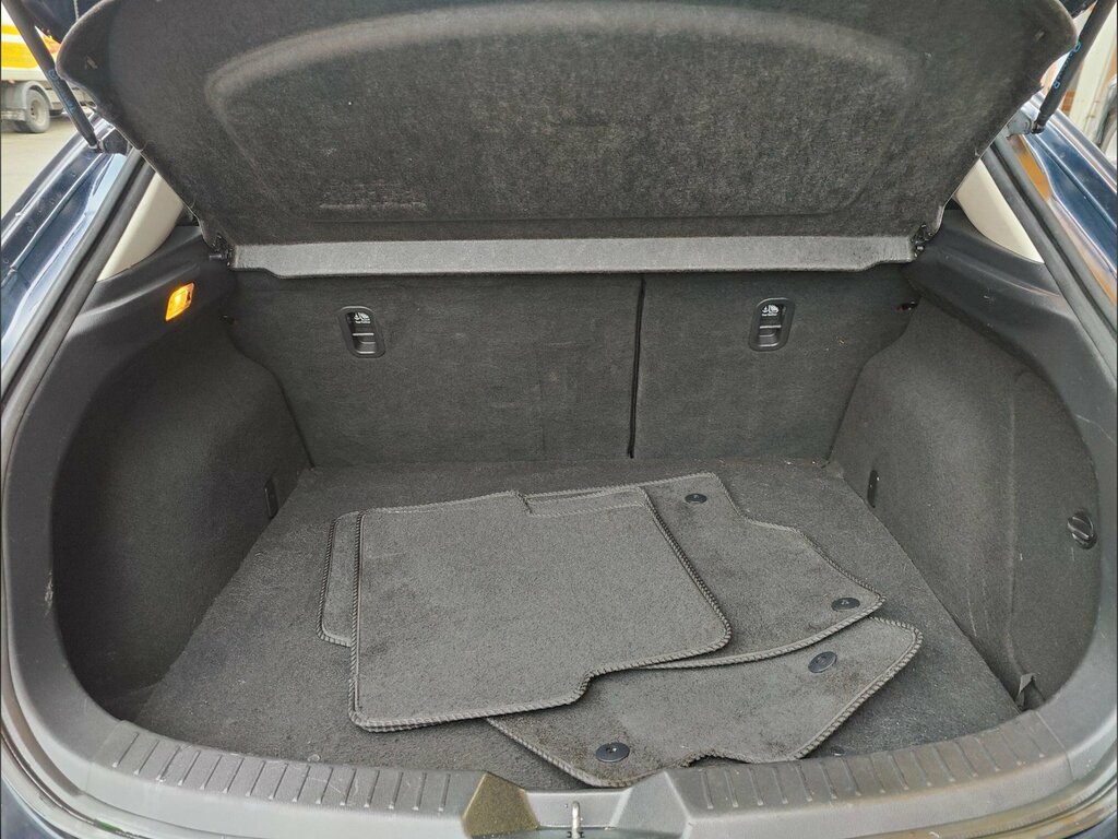Mazda 3 3 Se-l Red #24