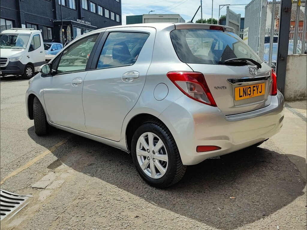 Toyota Yaris 1.33 Dual Vvt-i Tr Multidrive S Euro 5 LN13FYJ Silver #4