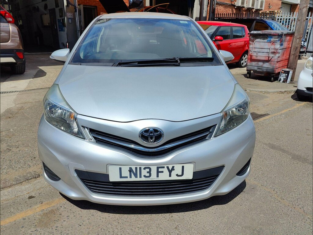 Toyota Yaris 1.33 Dual Vvt-i Tr Multidrive S Euro 5 LN13FYJ Silver #3