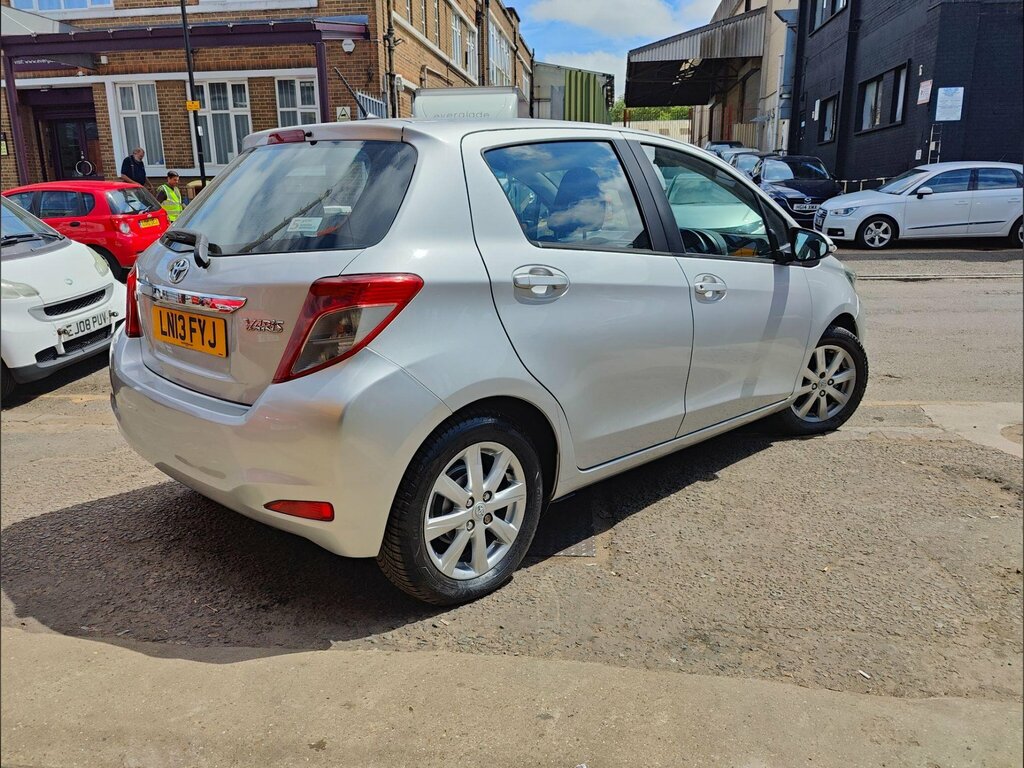Toyota Yaris 1.33 Dual Vvt-i Tr Multidrive S Euro 5 LN13FYJ Silver #6
