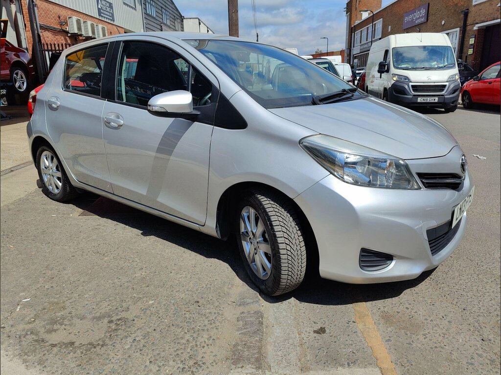 Toyota Yaris 1.33 Dual Vvt-i Tr Multidrive S Euro 5 LN13FYJ Silver #2