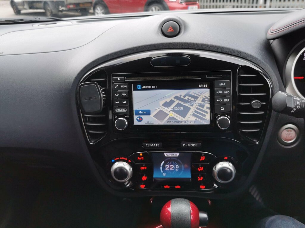 Nissan Juke 1.2 Tekna Dig-t 115 Bhp White #39