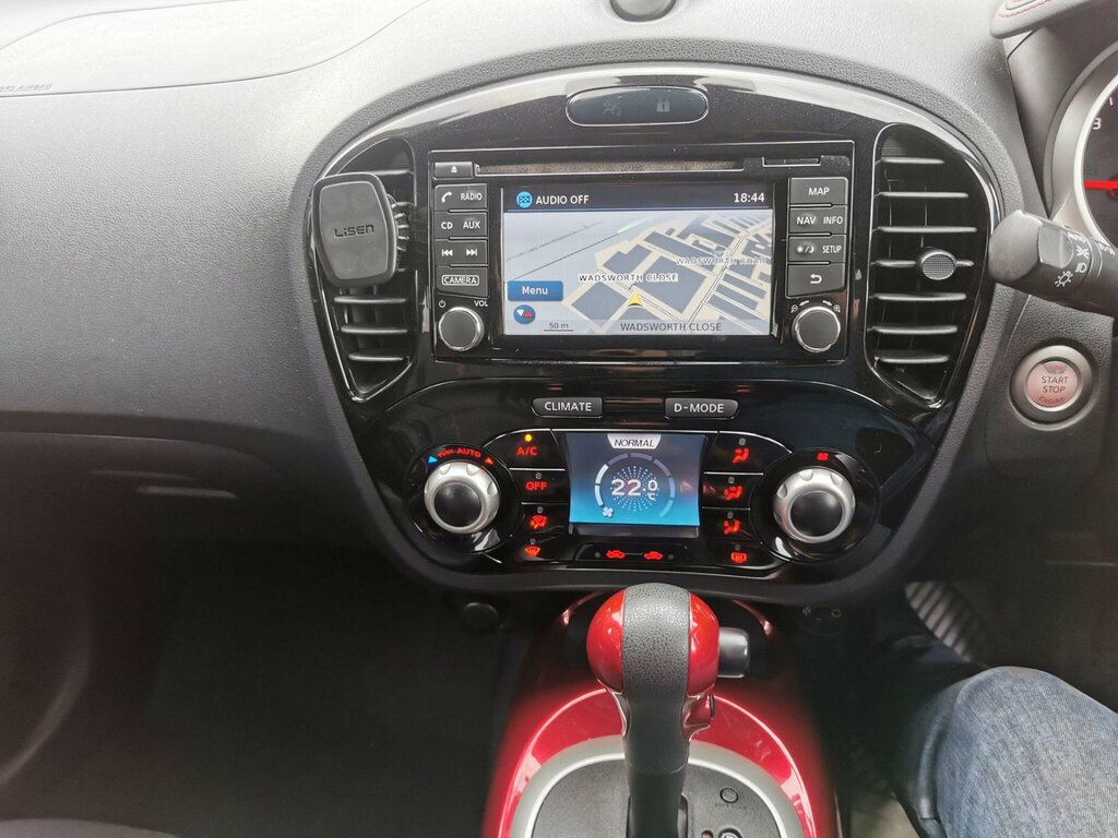 Nissan Juke 1.2 Tekna Dig-t 115 Bhp White #38
