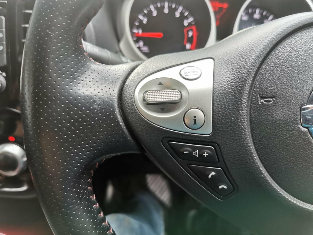 Nissan Juke 1.2 Tekna Dig-t 115 Bhp White #25