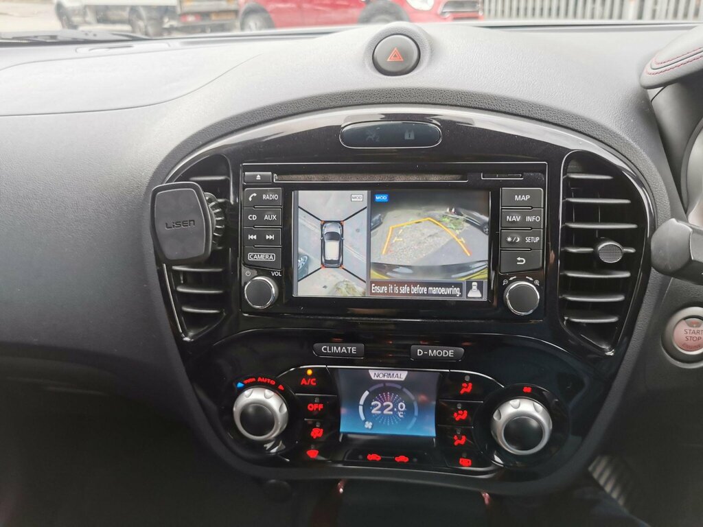 Nissan Juke 1.2 Tekna Dig-t 115 Bhp White #37