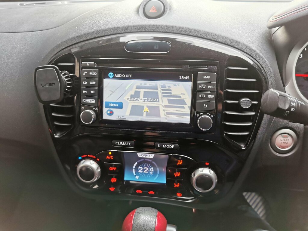Nissan Juke 1.2 Tekna Dig-t 115 Bhp White #36