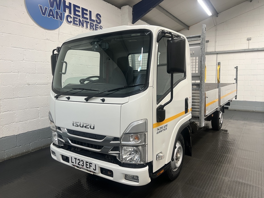 Isuzu Grafter 1.9D N35 Green Dropside LT23EFJ White