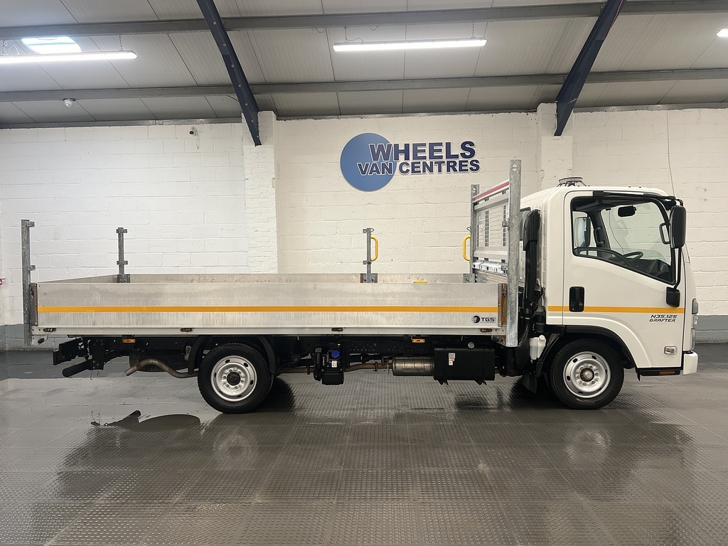 Isuzu Grafter 1.9D N35 Green Dropside LT23EFJ White #3