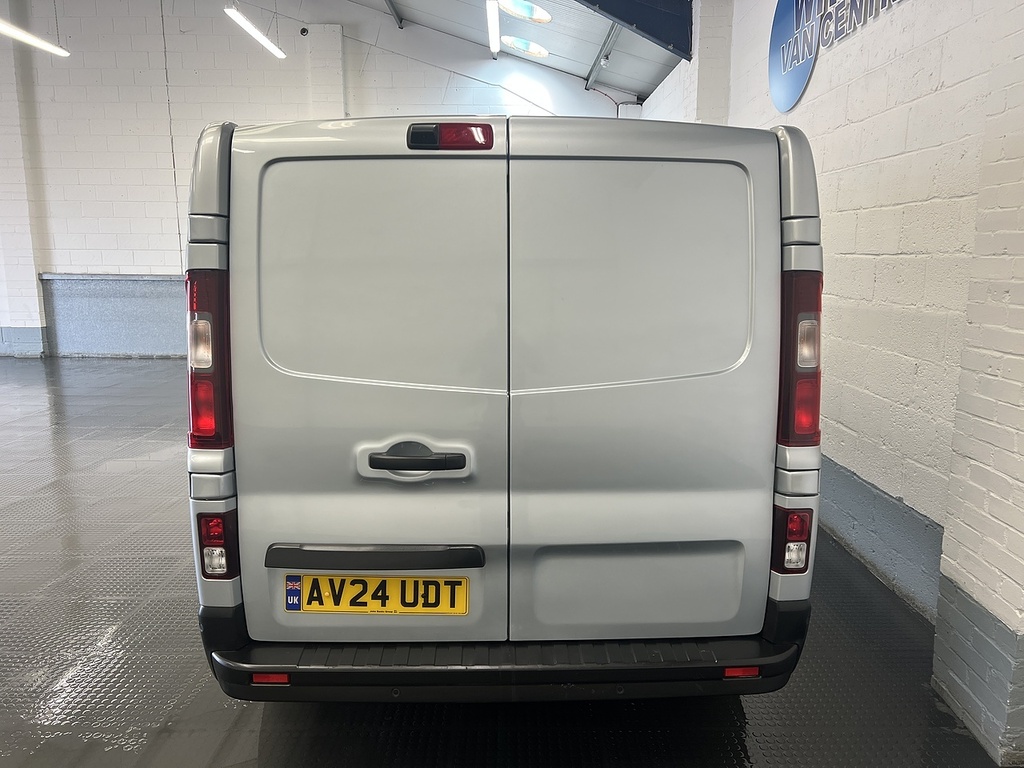 Renault Trafic 2.0 Dci Blue Sl28 Sport Panel Van Manua AV24UDT Silver #4
