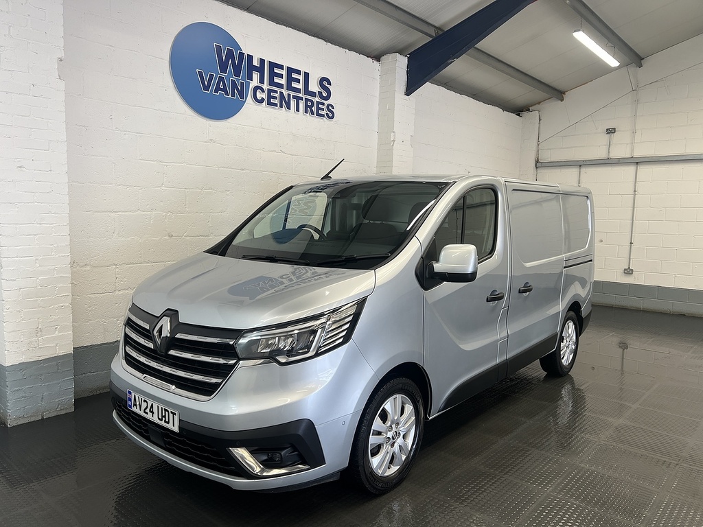 Renault Trafic 2.0 Dci Blue Sl28 Sport Panel Van Manua Silver