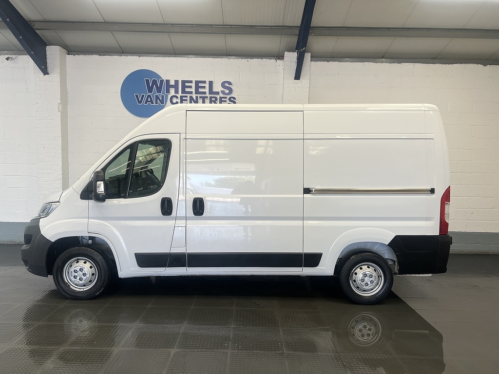 Citroen Relay 2.2 Bluehdi 35 Enterprise Panel Van Man SM22OUP White #2