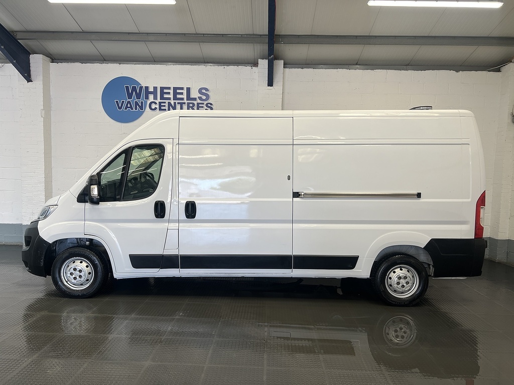 Citroen Relay 2.2 Bluehdi 35 Enterprise Panel Van Man LD23XVT White #2