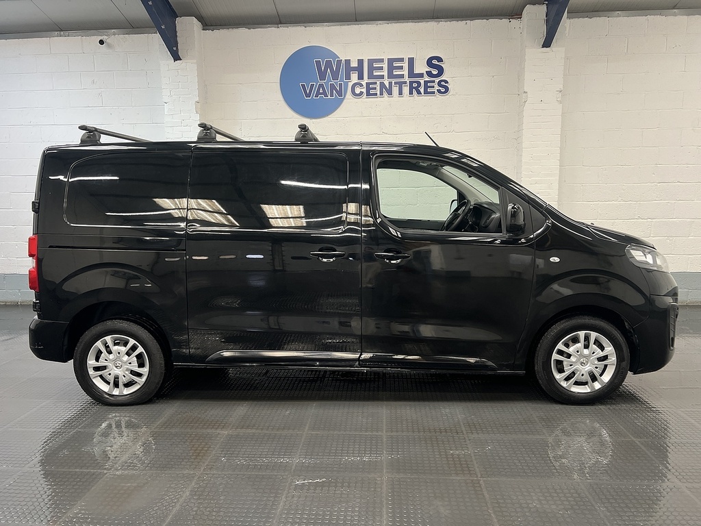 Vauxhall Vivaro 2.0 Turbo D 3100 Sportive Panel Van 6Dr Man FY23MSU Black #6