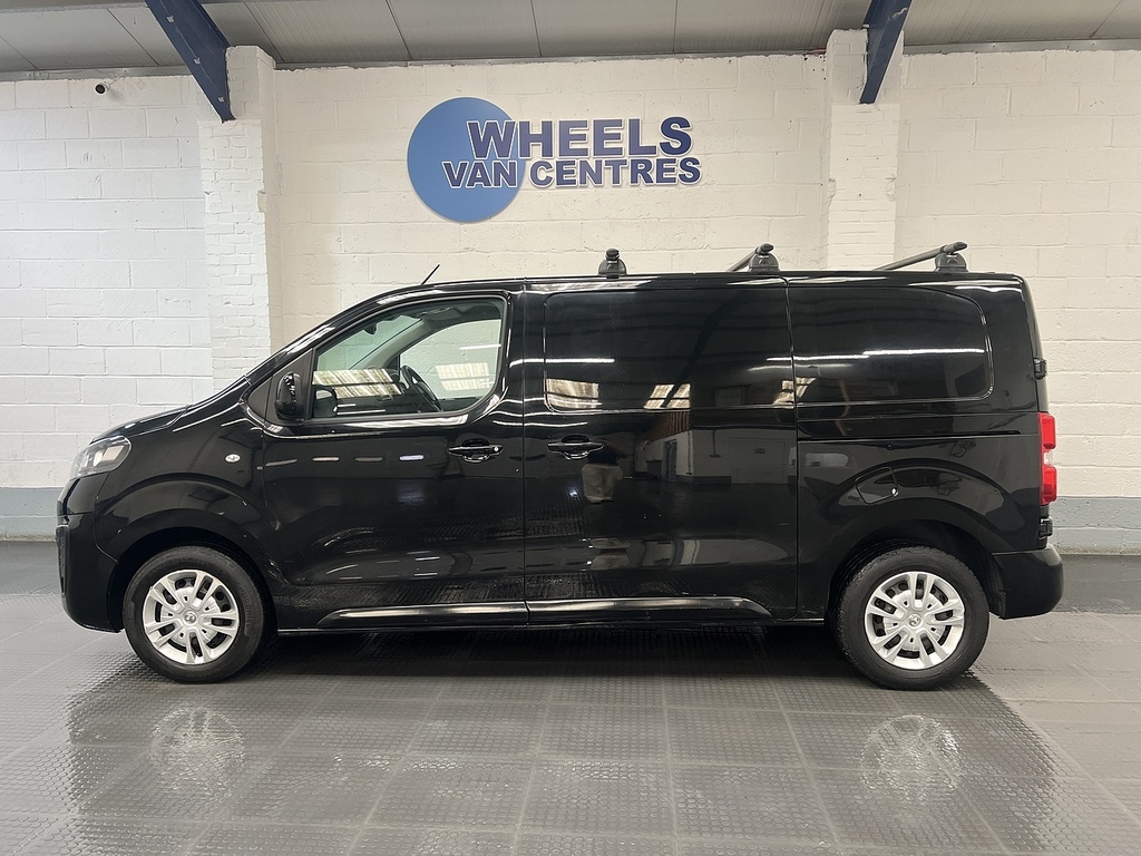 Vauxhall Vivaro 2.0 Turbo D 3100 Sportive Panel Van 6Dr Man FY23MSU Black #2