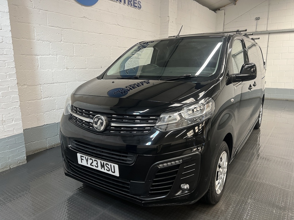 Vauxhall Vivaro 2.0 Turbo D 3100 Sportive Panel Van 6Dr Man Black