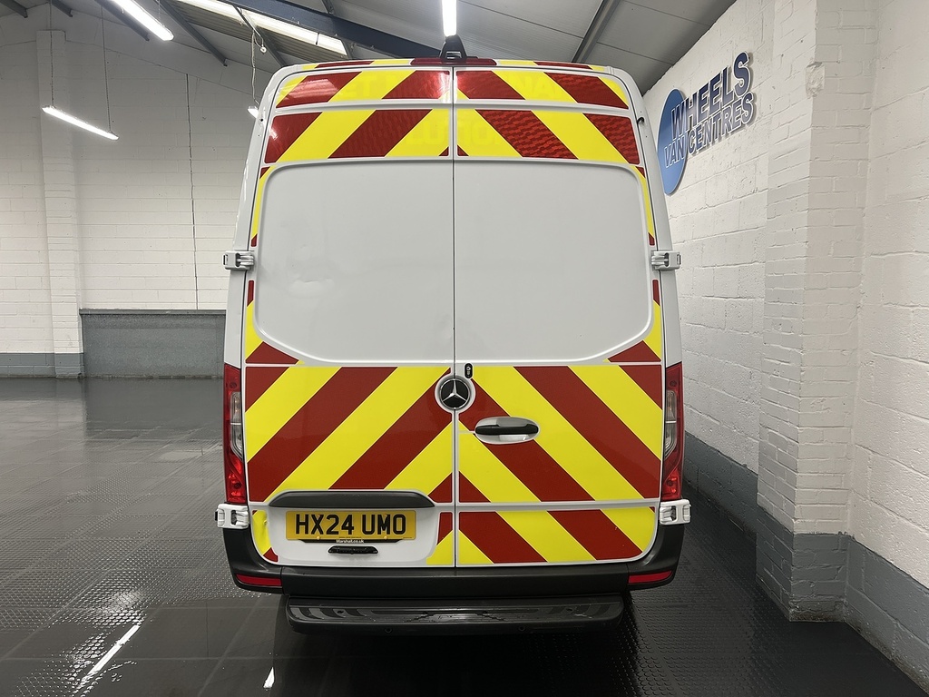 Mercedes-Benz Sprinter 2.0 317 Cdi Premium Panel Van White #4