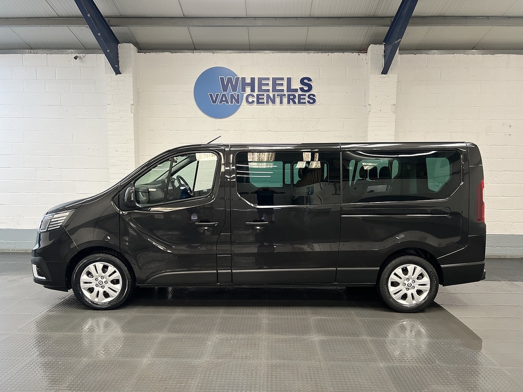 Renault Trafic 2.0 Dci Ll30 Sport Minibus Double Cab E MJ24GMX Black #2