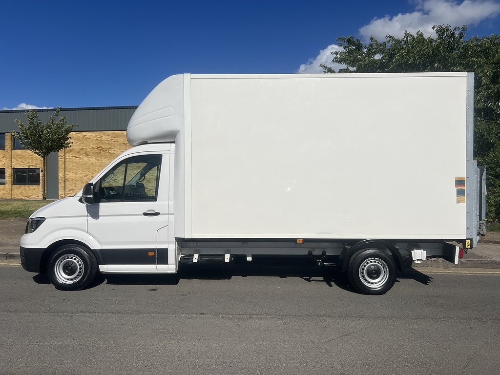 Volkswagen Crafter 2.0 Tdi Cr35 Startline Luton Van White #2