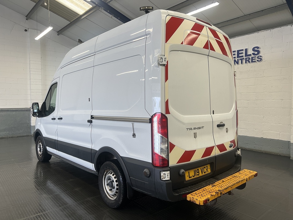 Ford Transit Custom 2.0 350 Ecoblue Panel Van Fwd L2 LJ19VCR White #2