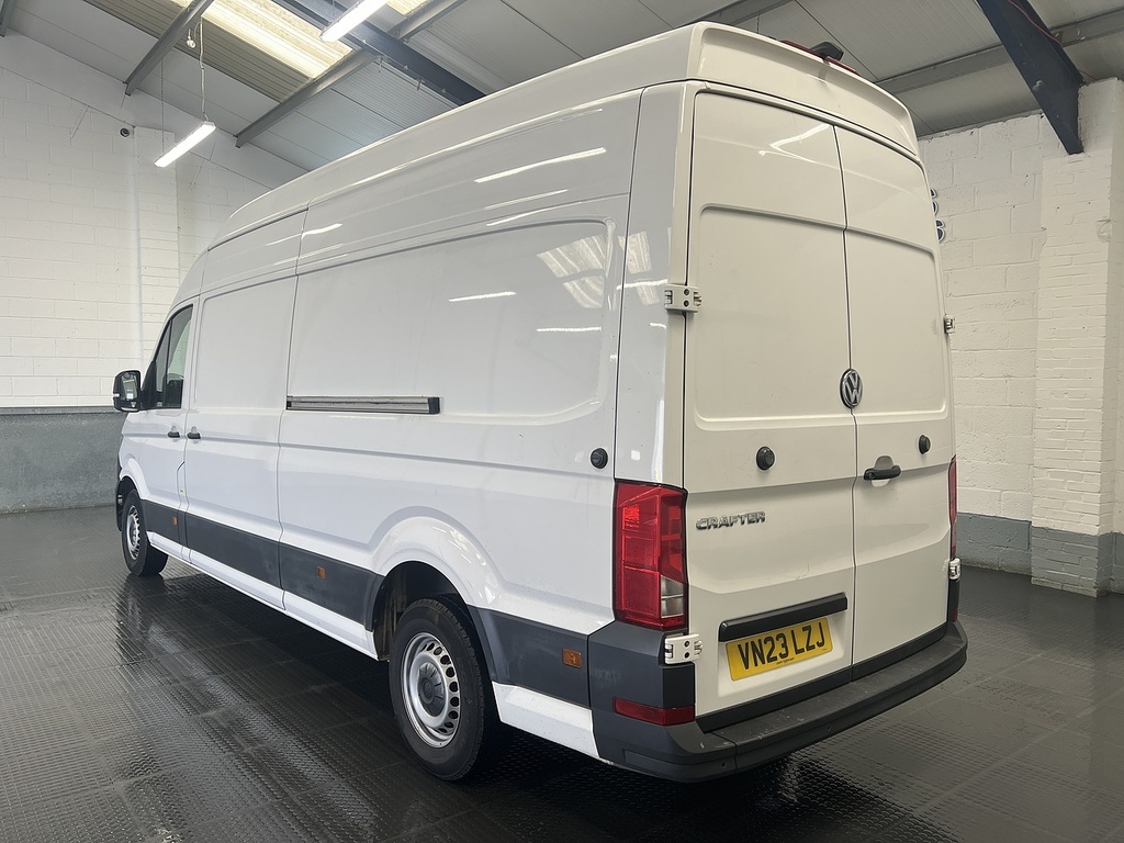 Volkswagen Crafter Tdi Cr35 Trendline Lwb High Roof Panel Van White #2