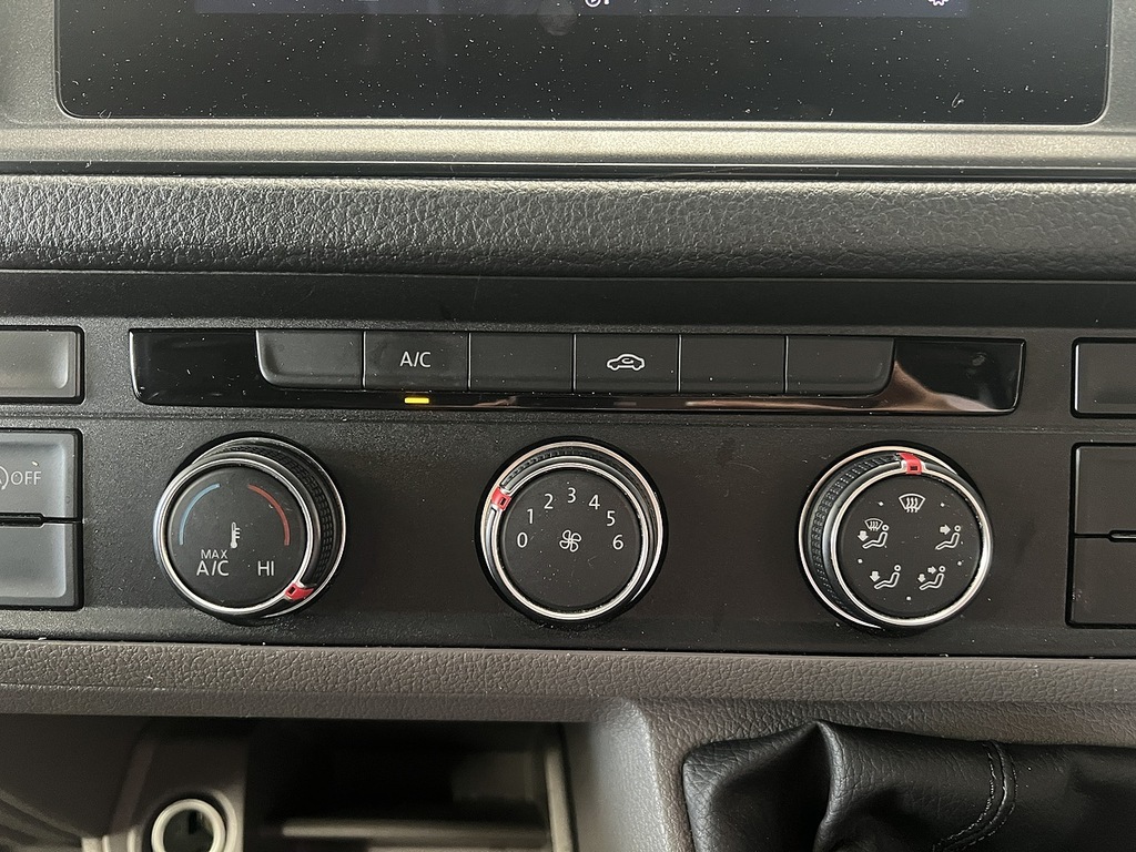 Volkswagen Crafter Mpv White #9