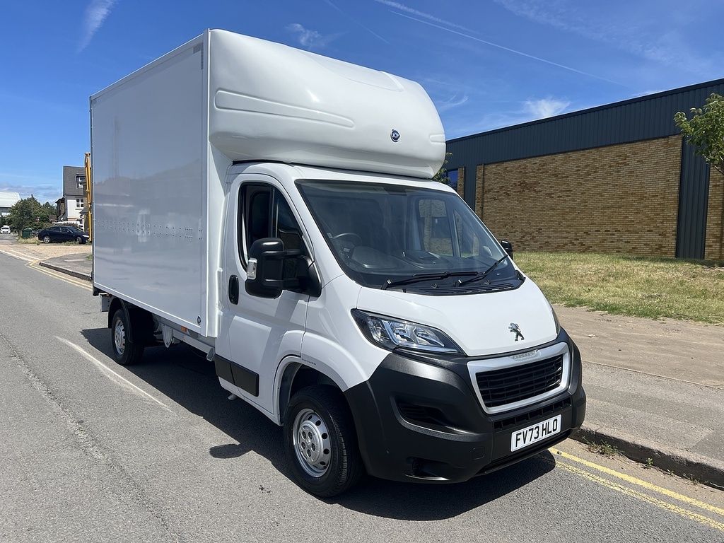 Peugeot Boxer 2.2 Bluehdi 335 Built For Business Luton Diese FV73HLO White #5
