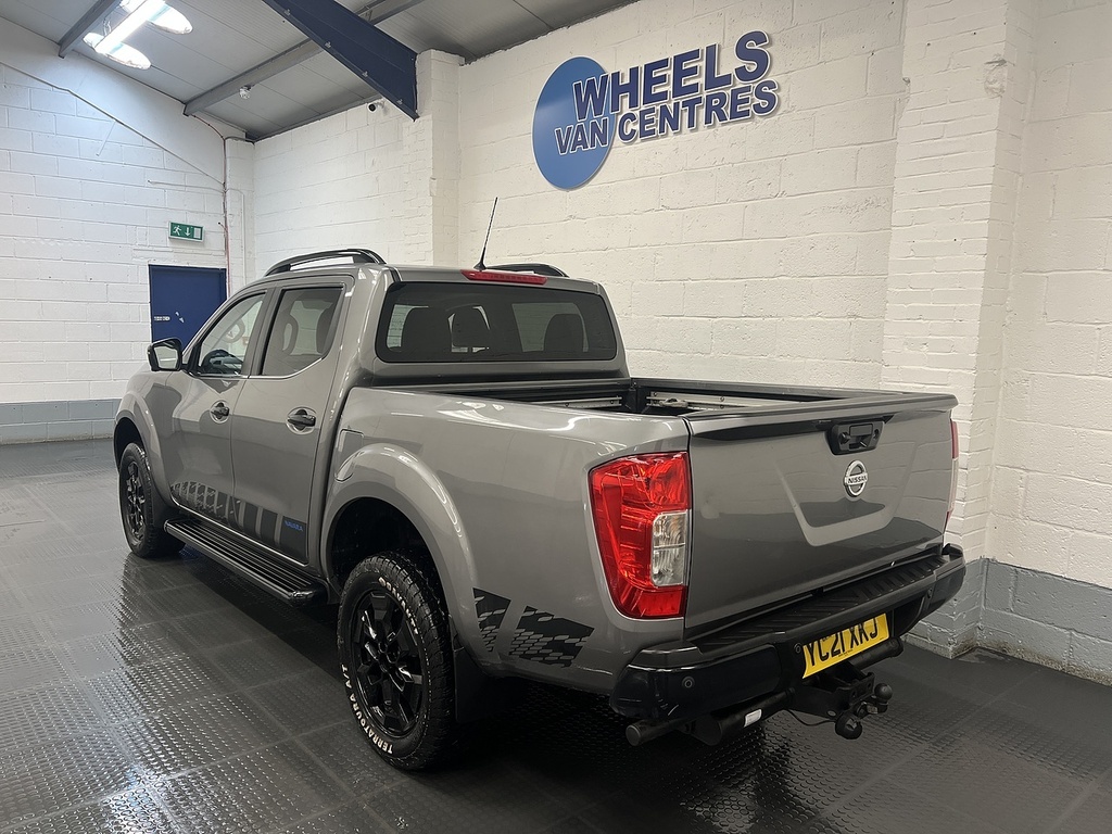 Nissan Navara 2.3 Dci N-guard Pickup Double Cab YC21XKJ Grey #3