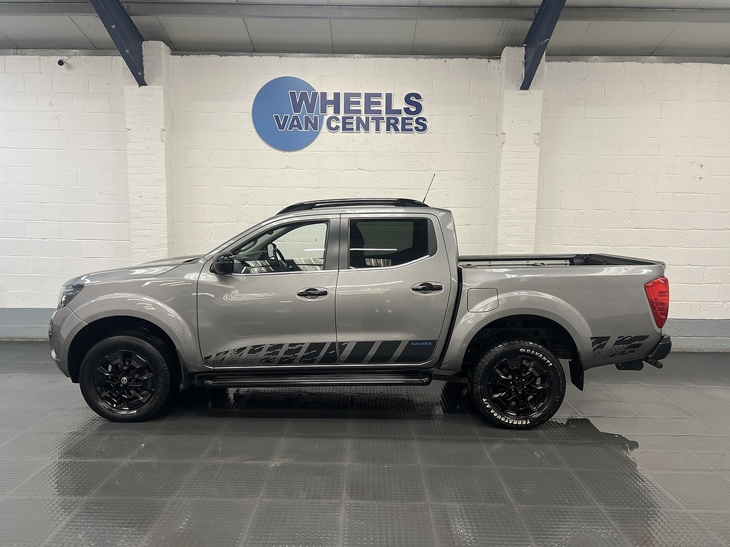 Nissan Navara 2.3 Dci N-guard Pickup Double Cab YC21XKJ Grey #2