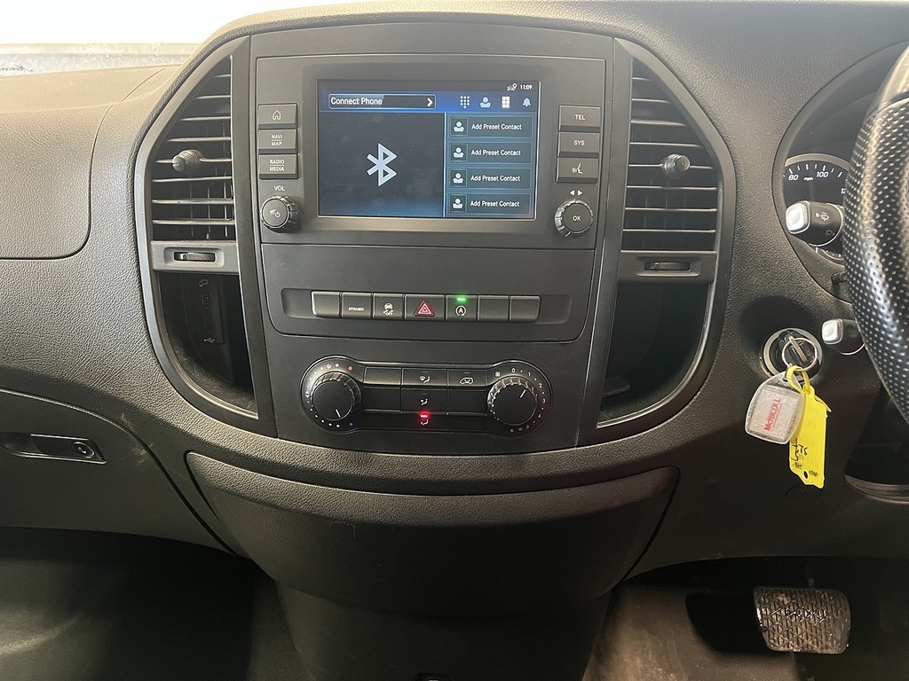 Mercedes-Benz Vito Mpv White #8