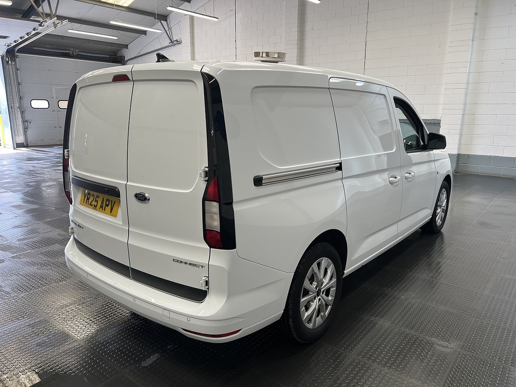 Ford Transit Connect 230 Ecoblue Limited White #3