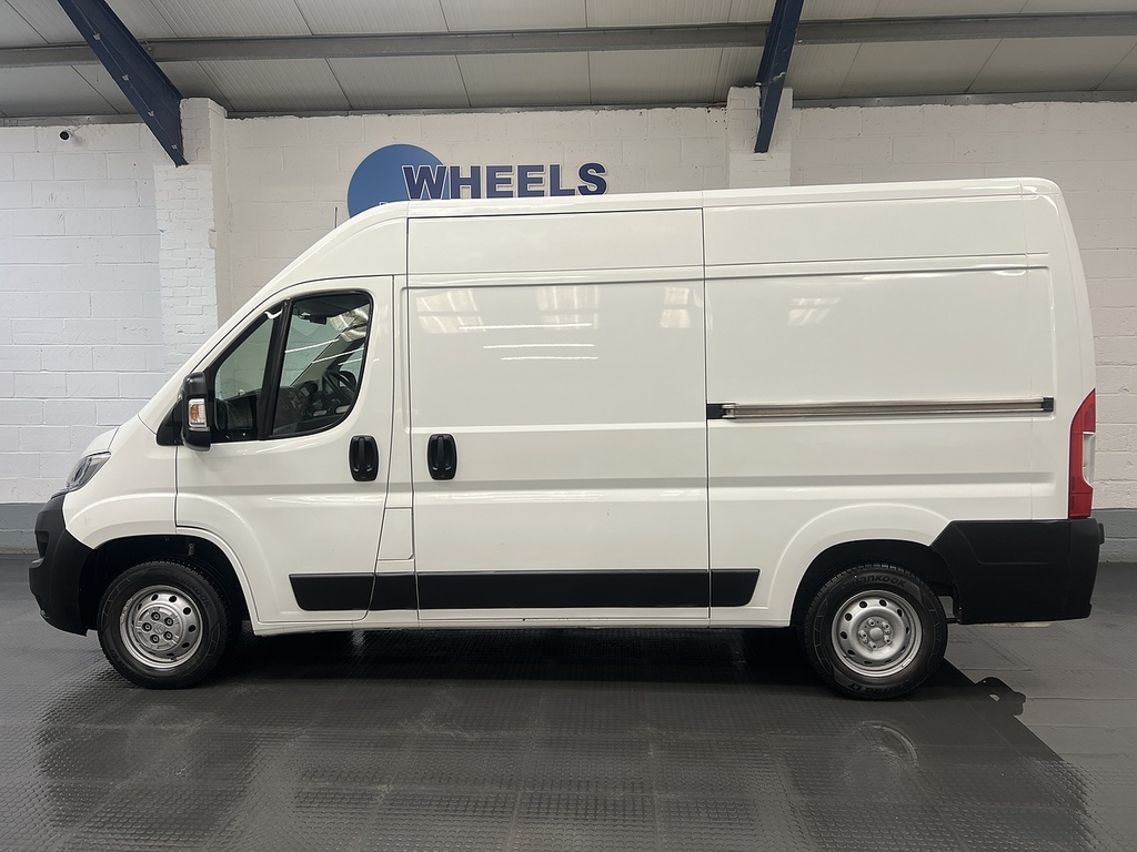 Citroen Relay Bluehdi 35 White #2