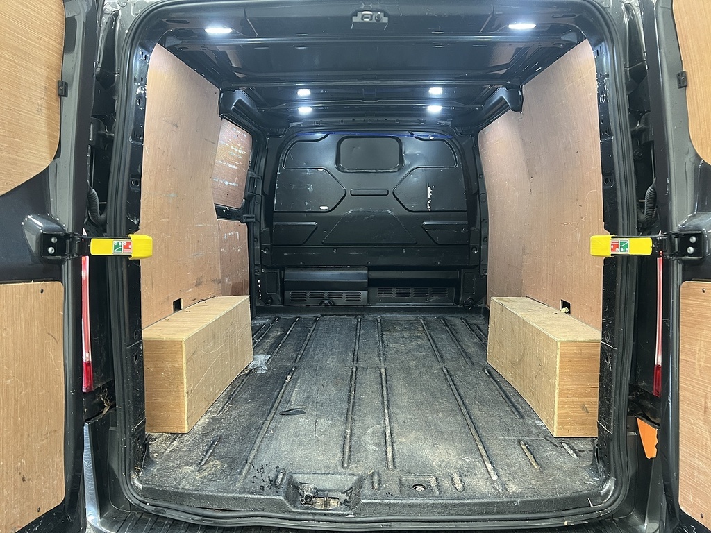 Ford Transit Custom 2.0 300 Ecoblue Limited Panel Van Manua WR71LDD #5