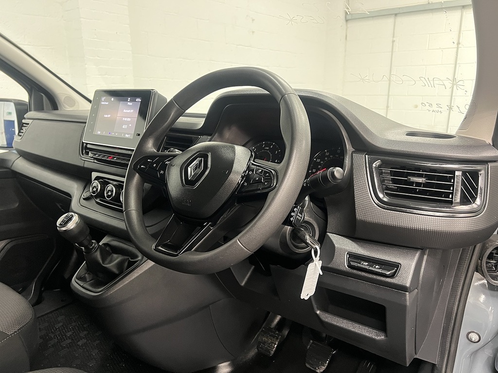 Renault Trafic Mpv White #11