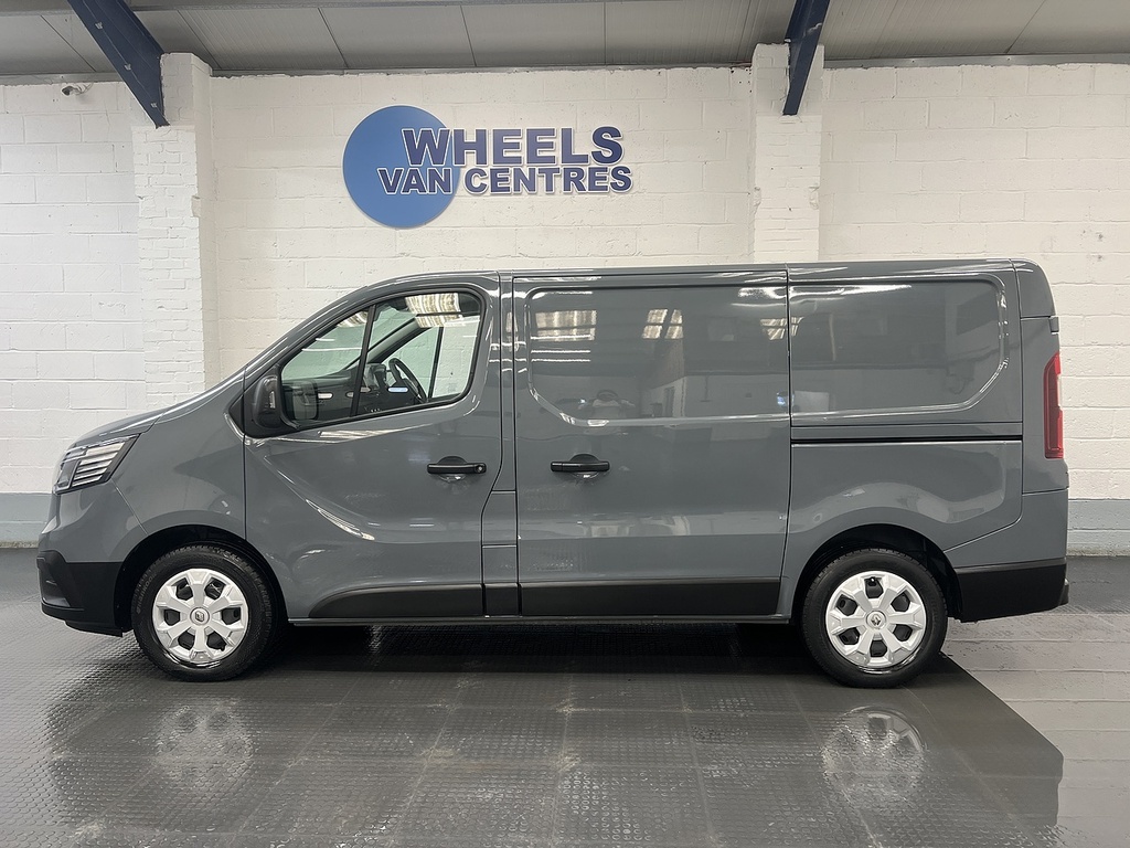 Renault Trafic 2.0 Dci Blue Sl28 Business Panel Van M Grey #2