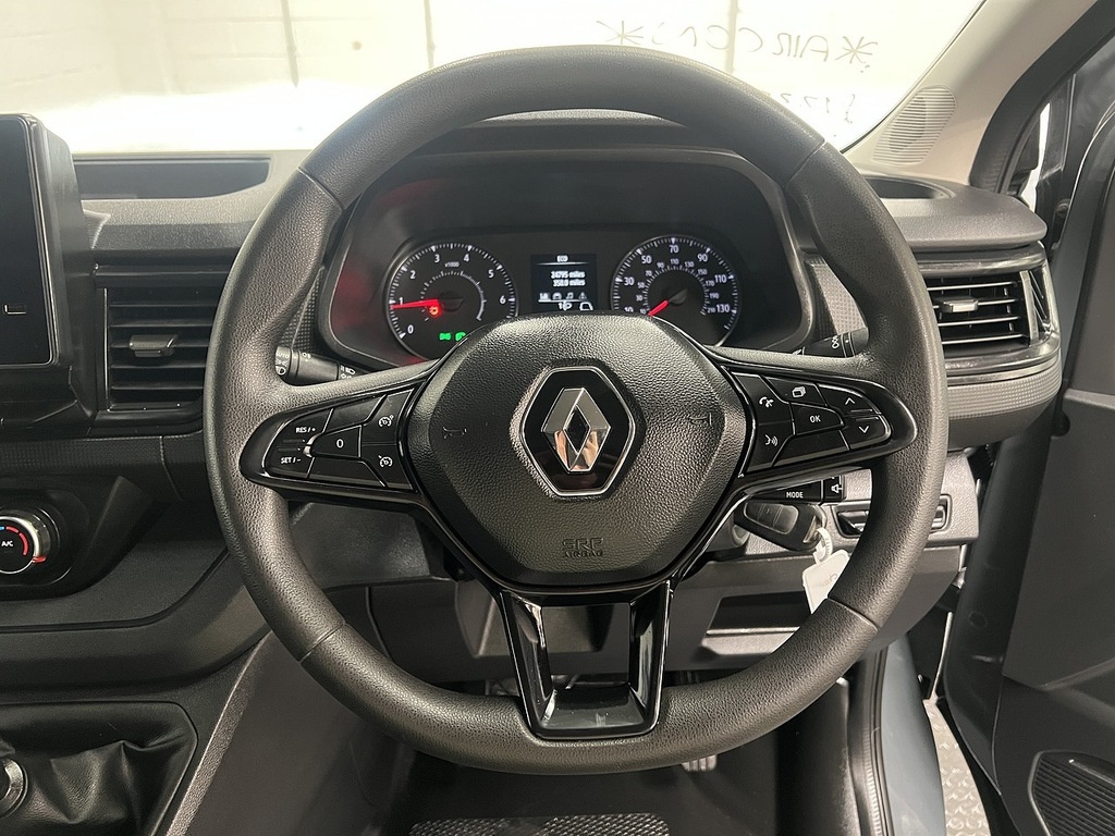 Renault Trafic Mpv White #16