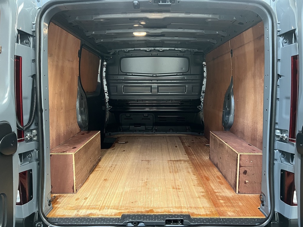 Renault Trafic Mpv White #33