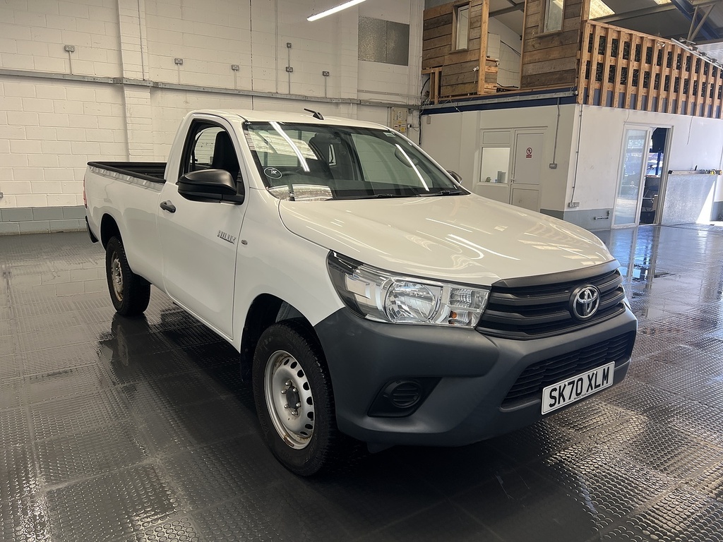 Toyota HILUX 2.4 D-4d Active Narrow Body Pickup Manu White #4