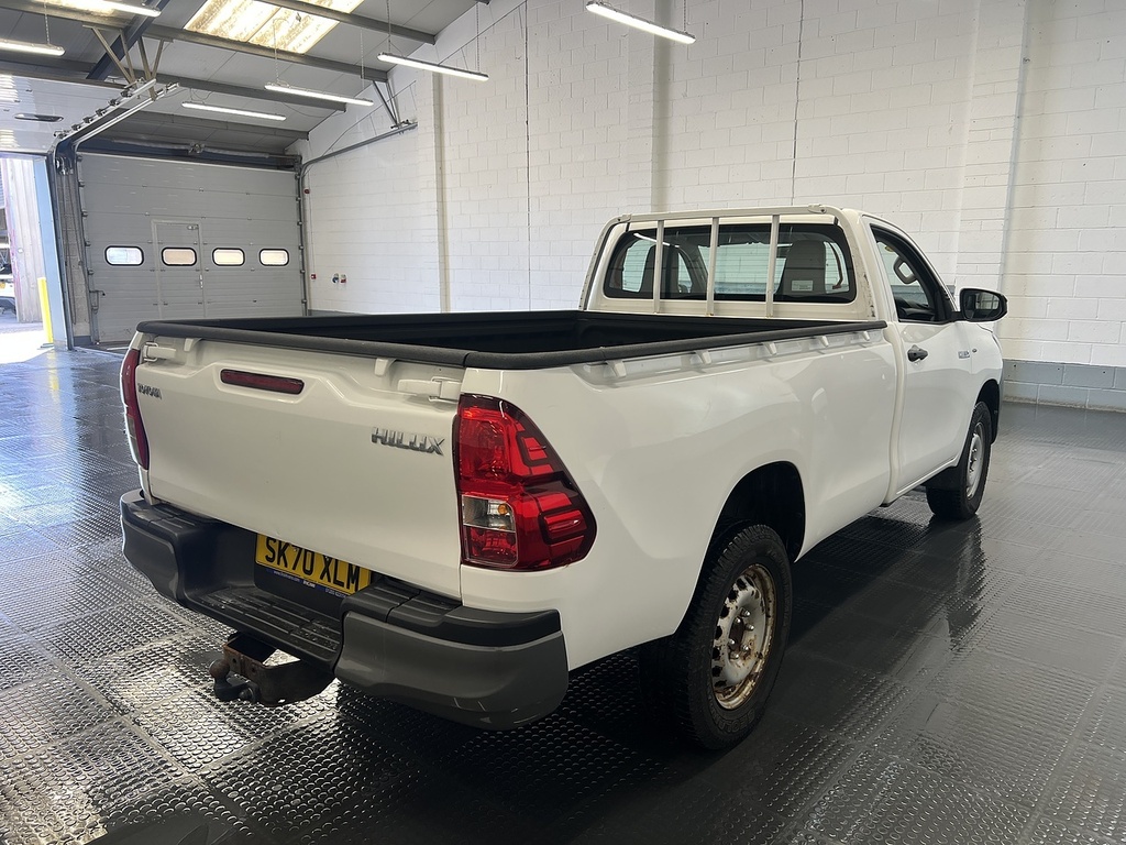 Toyota HILUX 2.4 D-4d Active Narrow Body Pickup Manu White #3