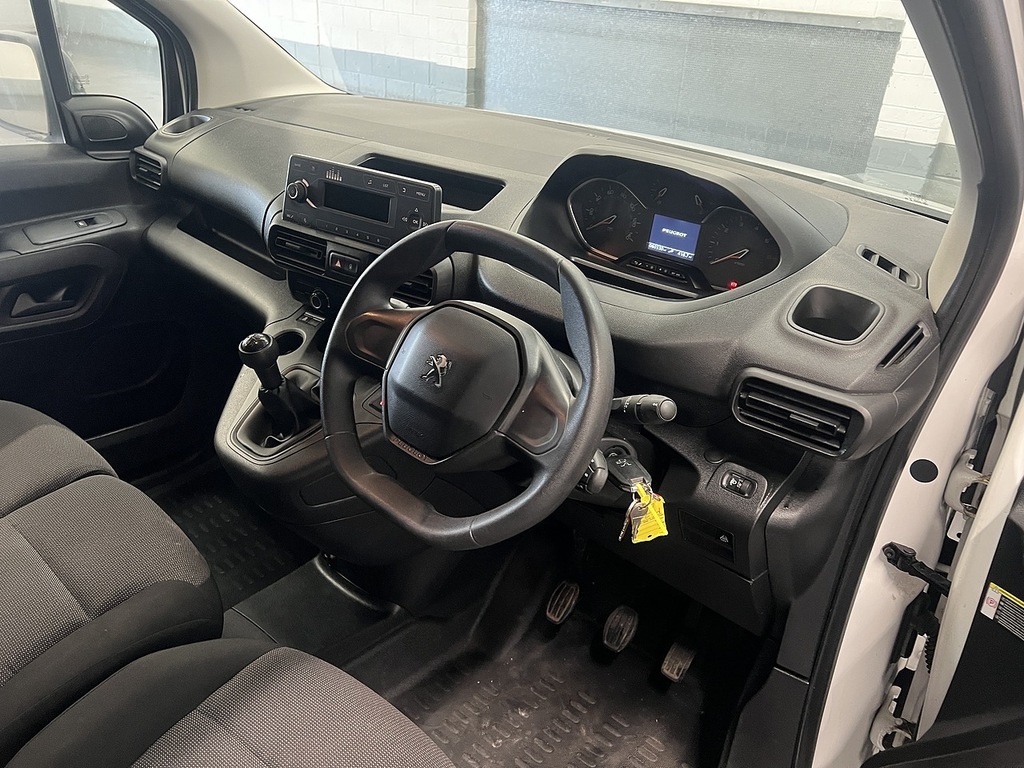 Peugeot Partner Bluehdi 650 S White #6