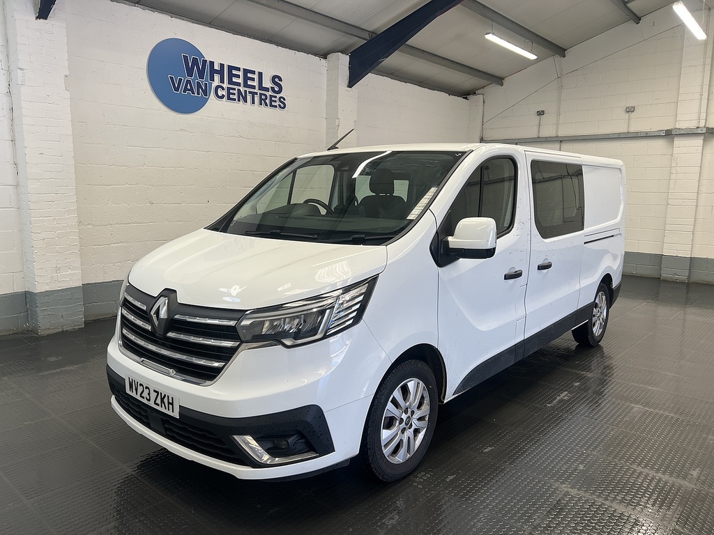 Renault Trafic 2.0 Dci Blue Ll30 Sport Crew Van Double Cab 6Dr Di White