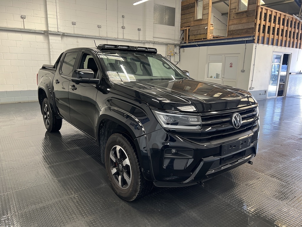 Volkswagen Amarok 2.0 Tdi Style Pickup Double Cab 4M Black #4