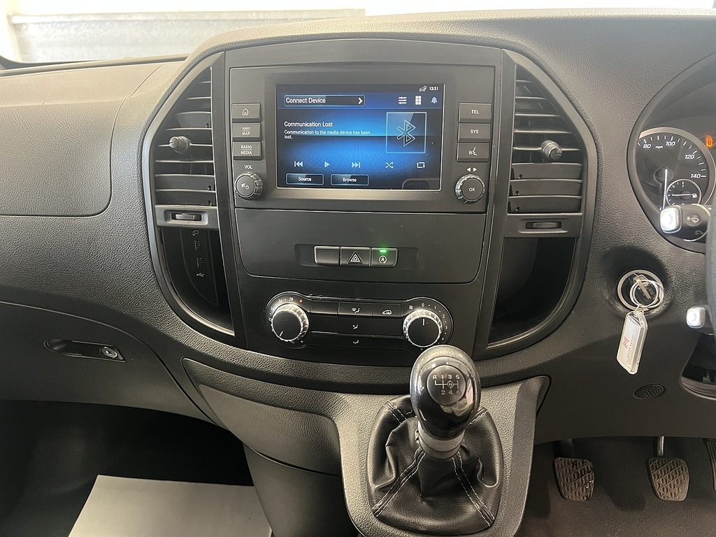 Mercedes-Benz Vito Mpv White #8