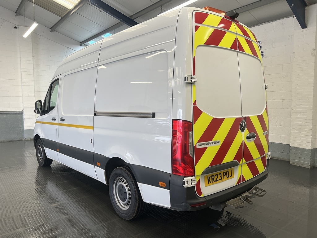 Mercedes-Benz Sprinter 315 Cdi Progressive White #2