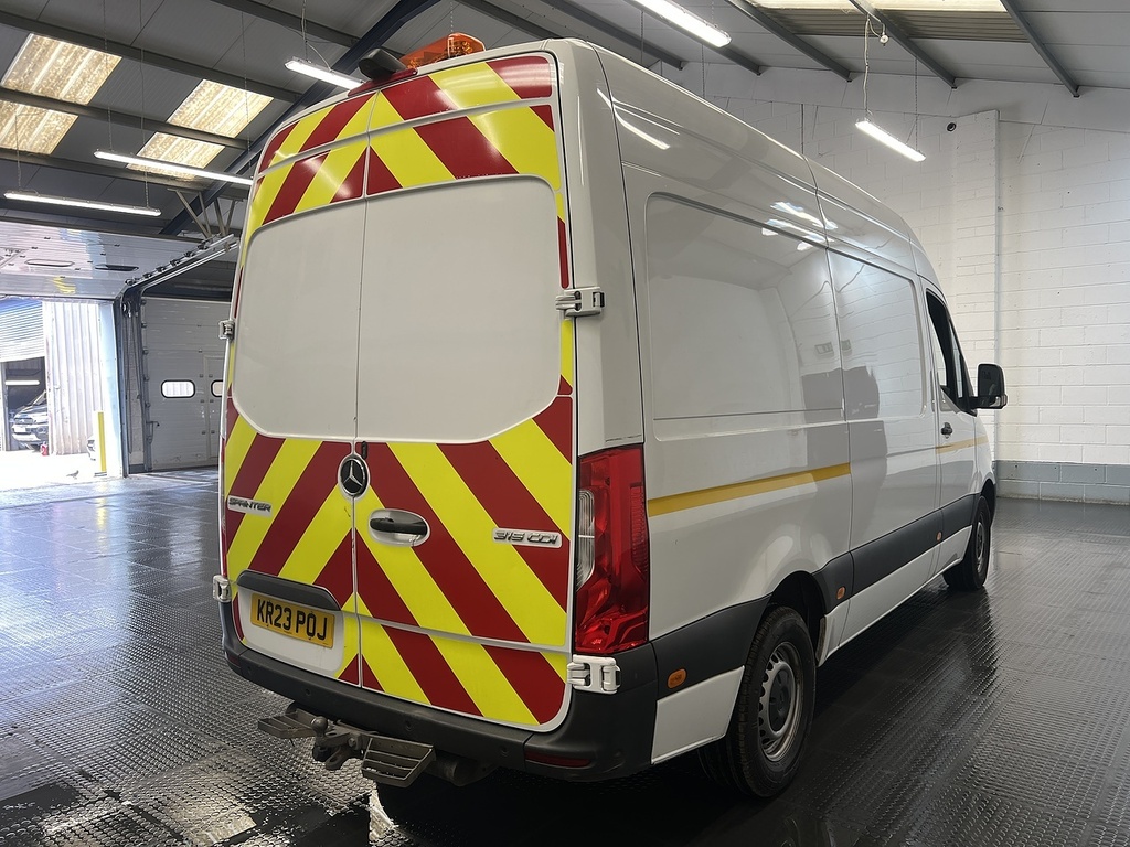 Mercedes-Benz Sprinter 315 Cdi Progressive White #3