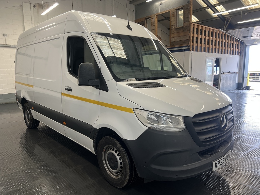 Mercedes-Benz Sprinter 315 Cdi Progressive White #4