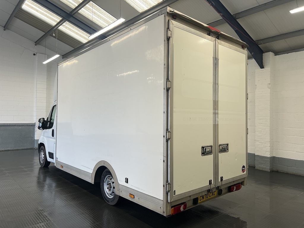 Peugeot Boxer 2.2 Bluehdi 335 Built For Business Low Loader Luto White #2